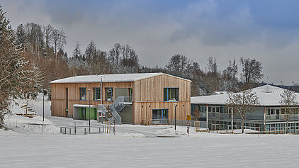 Erweiterungsbau Schule Haslach / Traunstein. Nord- Ost- Seite