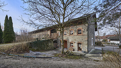 Umbau der Scheune eines Itakerhofes zum Wohnhaus. Ansicht von außen.Gartenseite